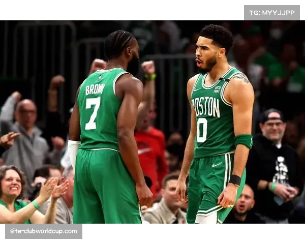 魔术大胜雄鹿终结对手连胜，内线双塔展现统治力